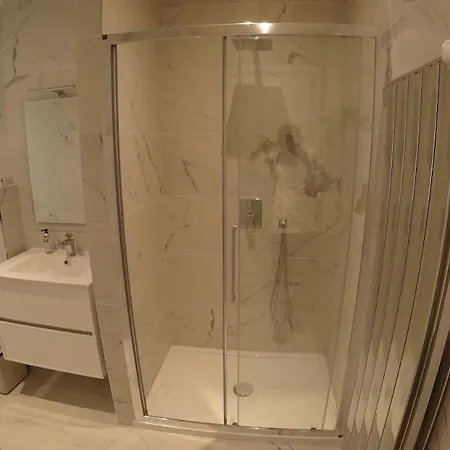 Signorile 2b With Private Bathroom And Kitchenette Апартаменты Бари